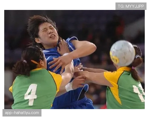 进攻手球规则拆解：什么时候判罚才符合标准？