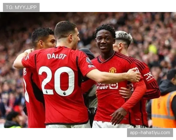 曼联转会策略是否失误，影响当前赛季竞争格局与表现变化